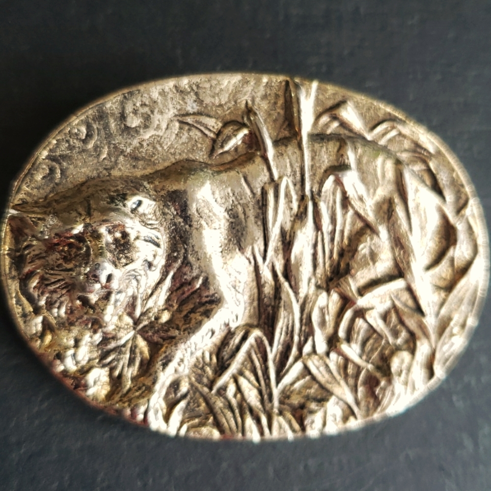 Vintage Oval Brooche Pin Animal Tiger gold brass color antiqued 3D